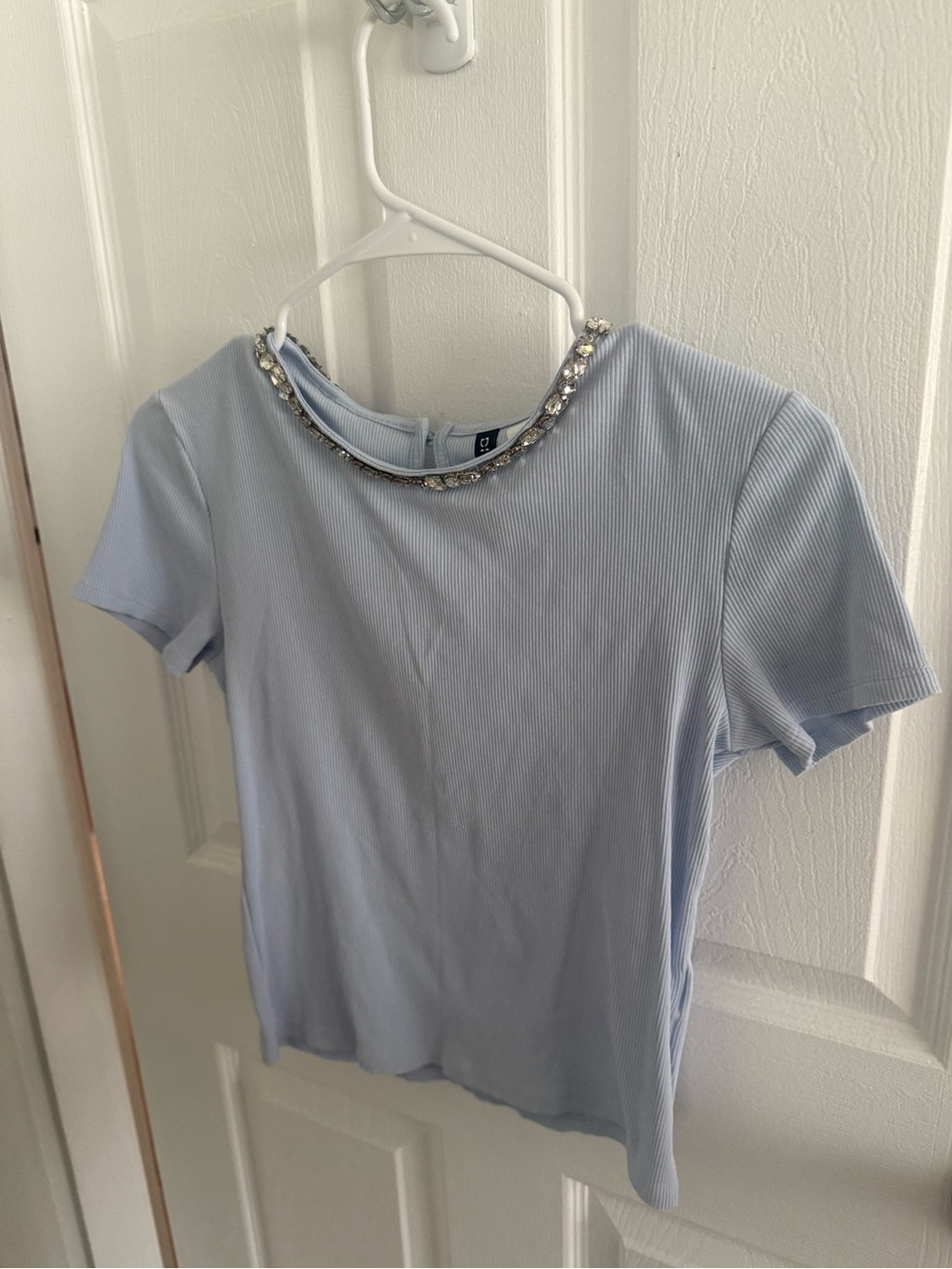H&M jewel neckline cotton shirt 👕 💎